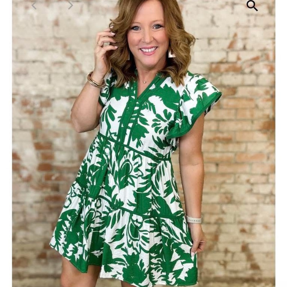 NWT Entro Vibrant Green and White Tropical Print Dress Women’s Large